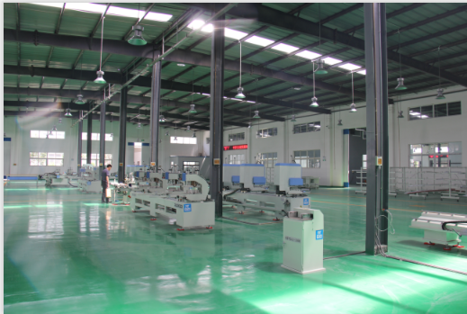 標準門窗生產(chǎn)車間-派克機器